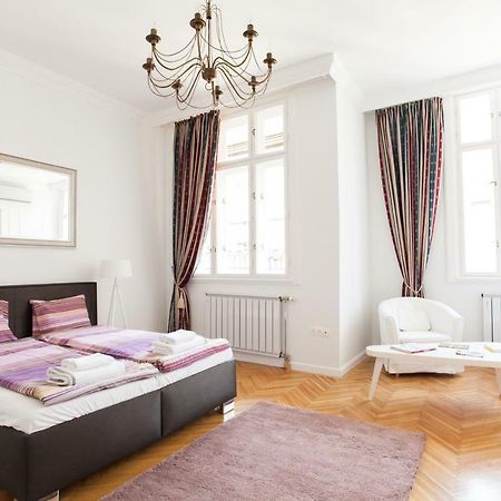 Chic & Charm Apartment Budapest Exterior photo