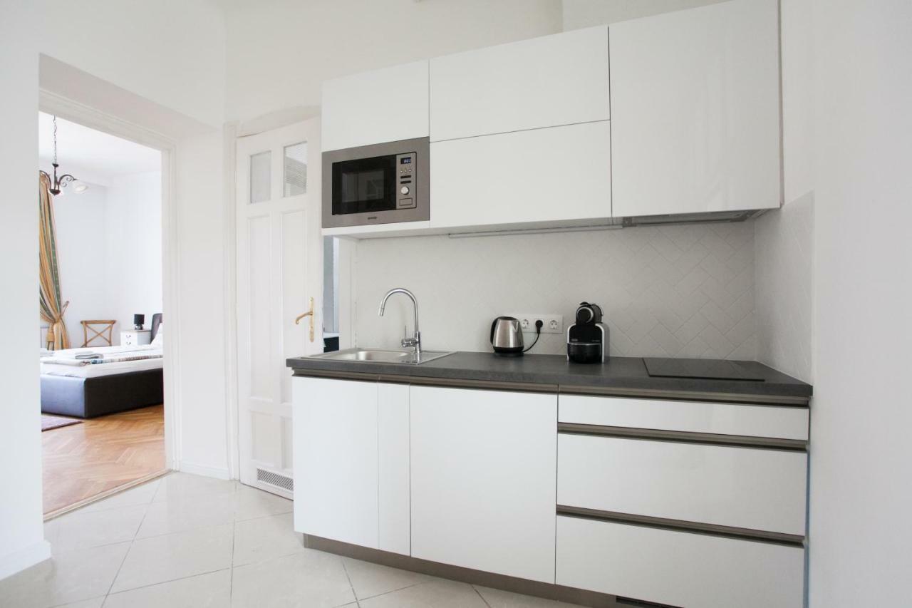 Chic & Charm Apartment Budapest Exterior photo