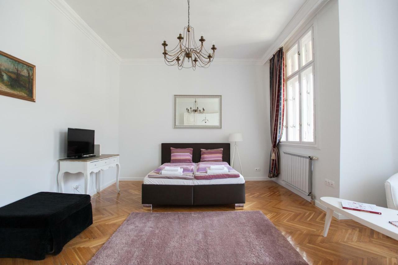 Chic & Charm Apartment Budapest Exterior photo
